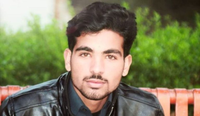 محبتوں کا قرینہ بنا کے رکھا ہے ... درود زینہ بہ زینہ بنا کے رکھا ہے